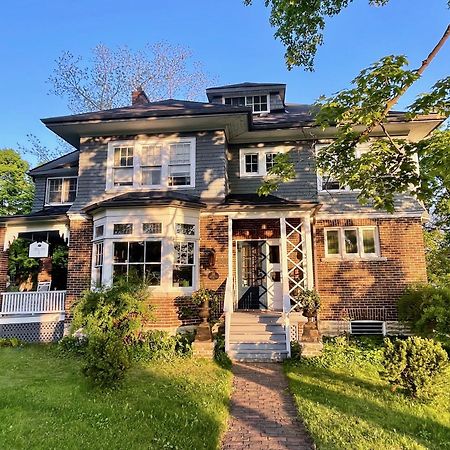 The Captain'S House Heritage Bed & Breakfast Midland Exterior photo
